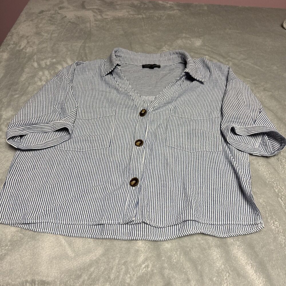 Moa Moa Blue And White Button Front Cropped Shirt Relaxed Boxy Large